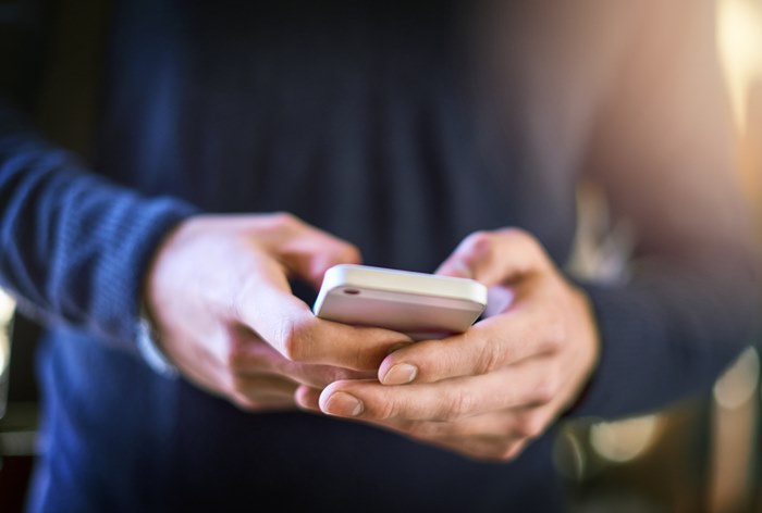 Изображение к Рынок смартфонов сократился на 6% из-за новых предпочтений россиян